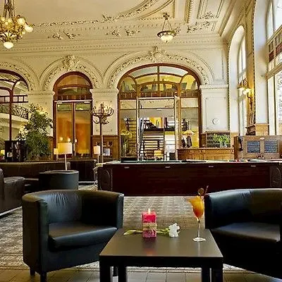 Du Soleil Le Terminus מלון